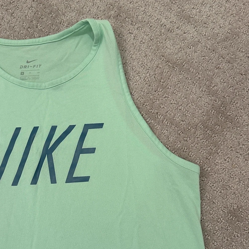 Nike light green